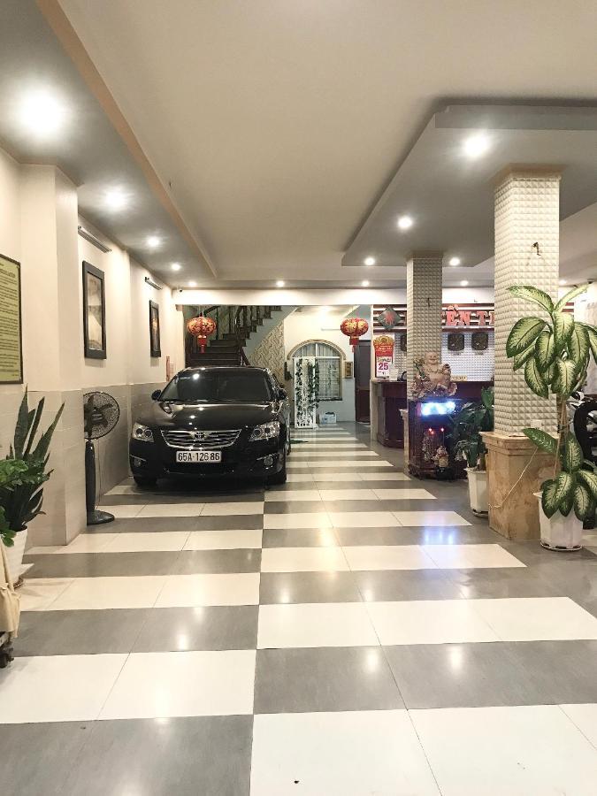 Huyen Tran Hotel Can Tho Exterior photo